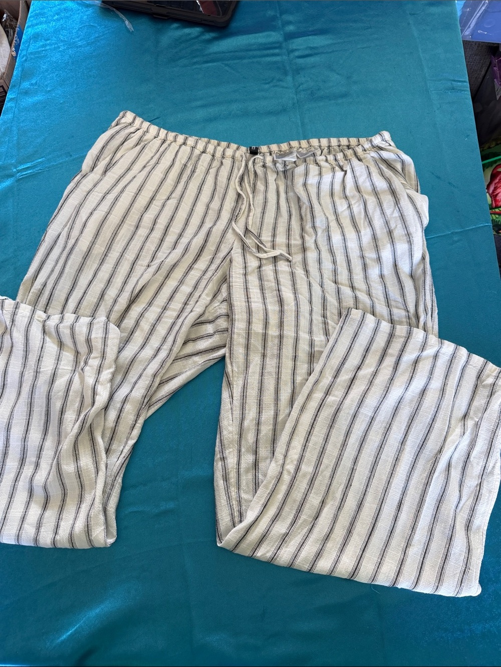 H&M Women's Cream Striped Drawstring Joggers